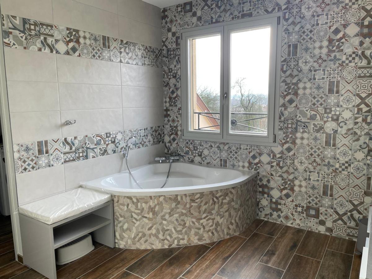 Chez La Rose Luxueuse Cottage Avec Jacuzzi Rouvres-la-Chetive Экстерьер фото