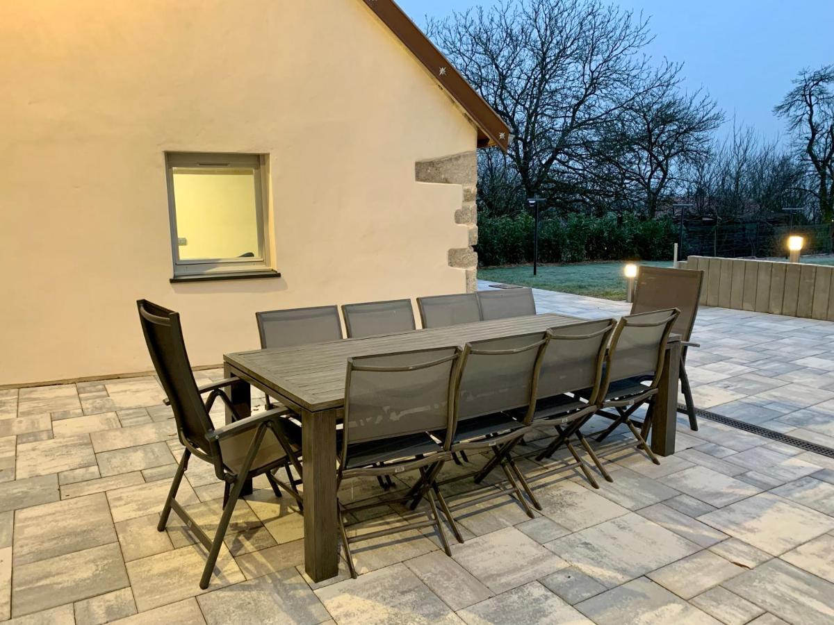 Chez La Rose Luxueuse Cottage Avec Jacuzzi Rouvres-la-Chetive Экстерьер фото