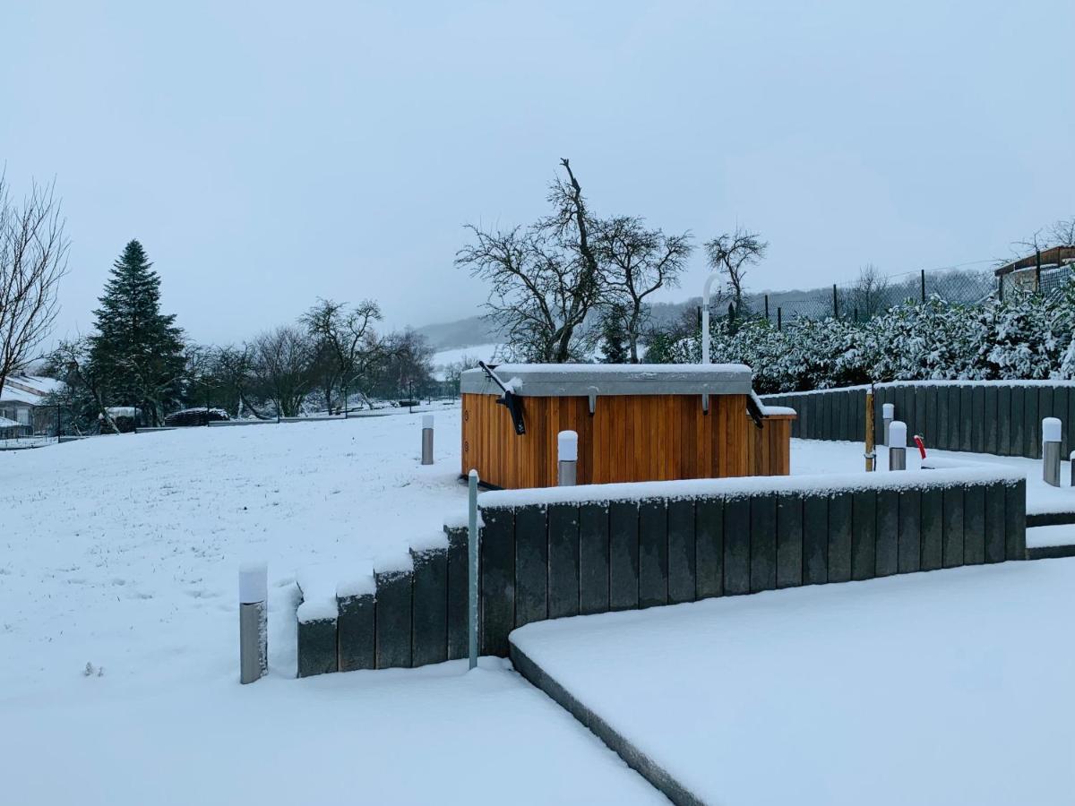 Chez La Rose Luxueuse Cottage Avec Jacuzzi Rouvres-la-Chetive Экстерьер фото