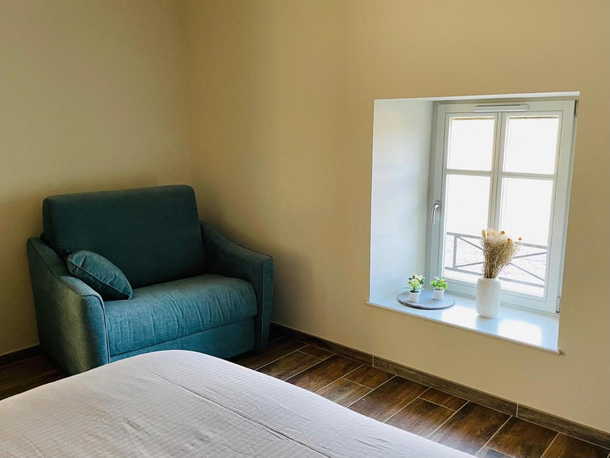 Chez La Rose Luxueuse Cottage Avec Jacuzzi Rouvres-la-Chetive Экстерьер фото
