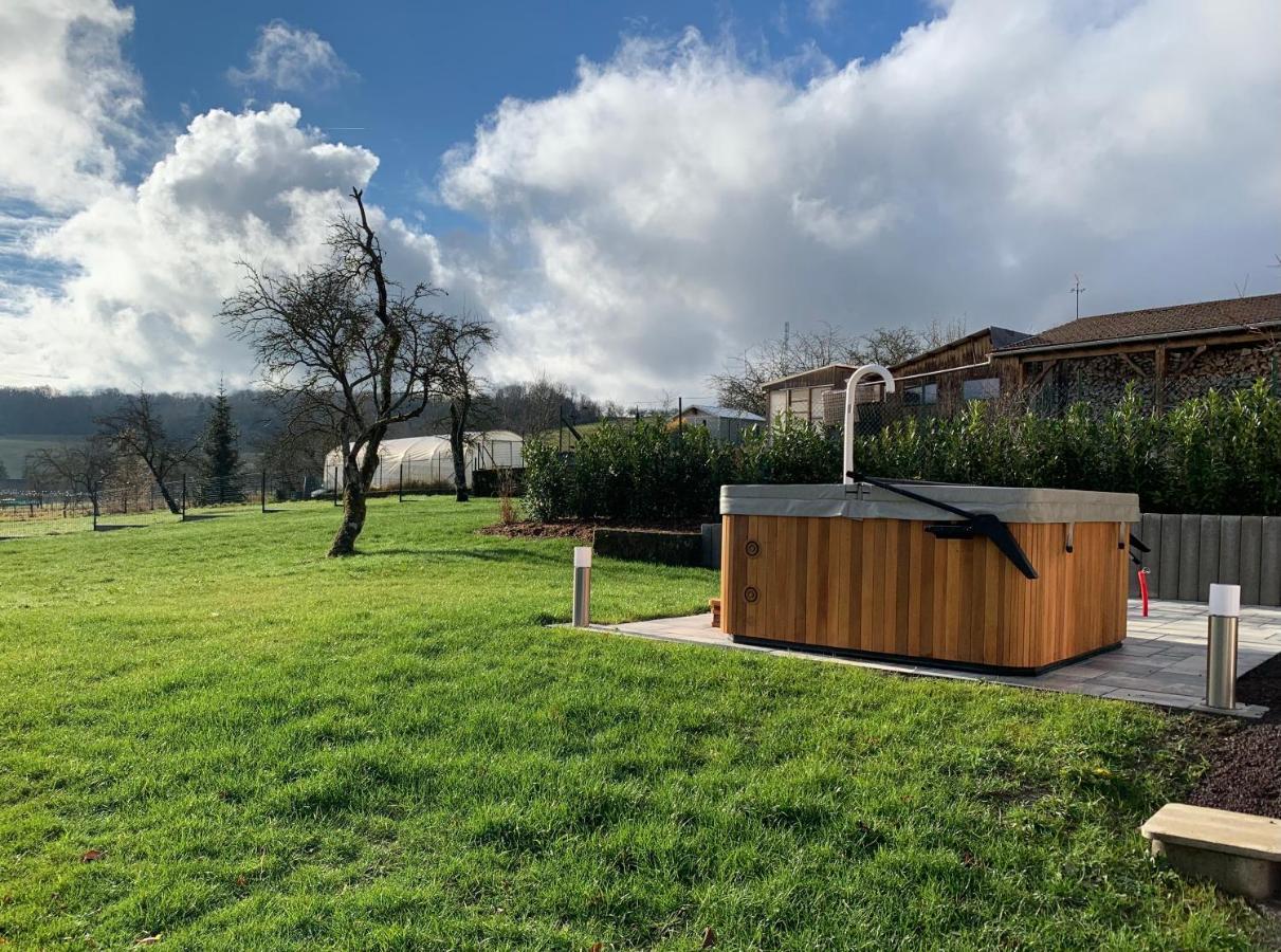 Chez La Rose Luxueuse Cottage Avec Jacuzzi Rouvres-la-Chetive Экстерьер фото