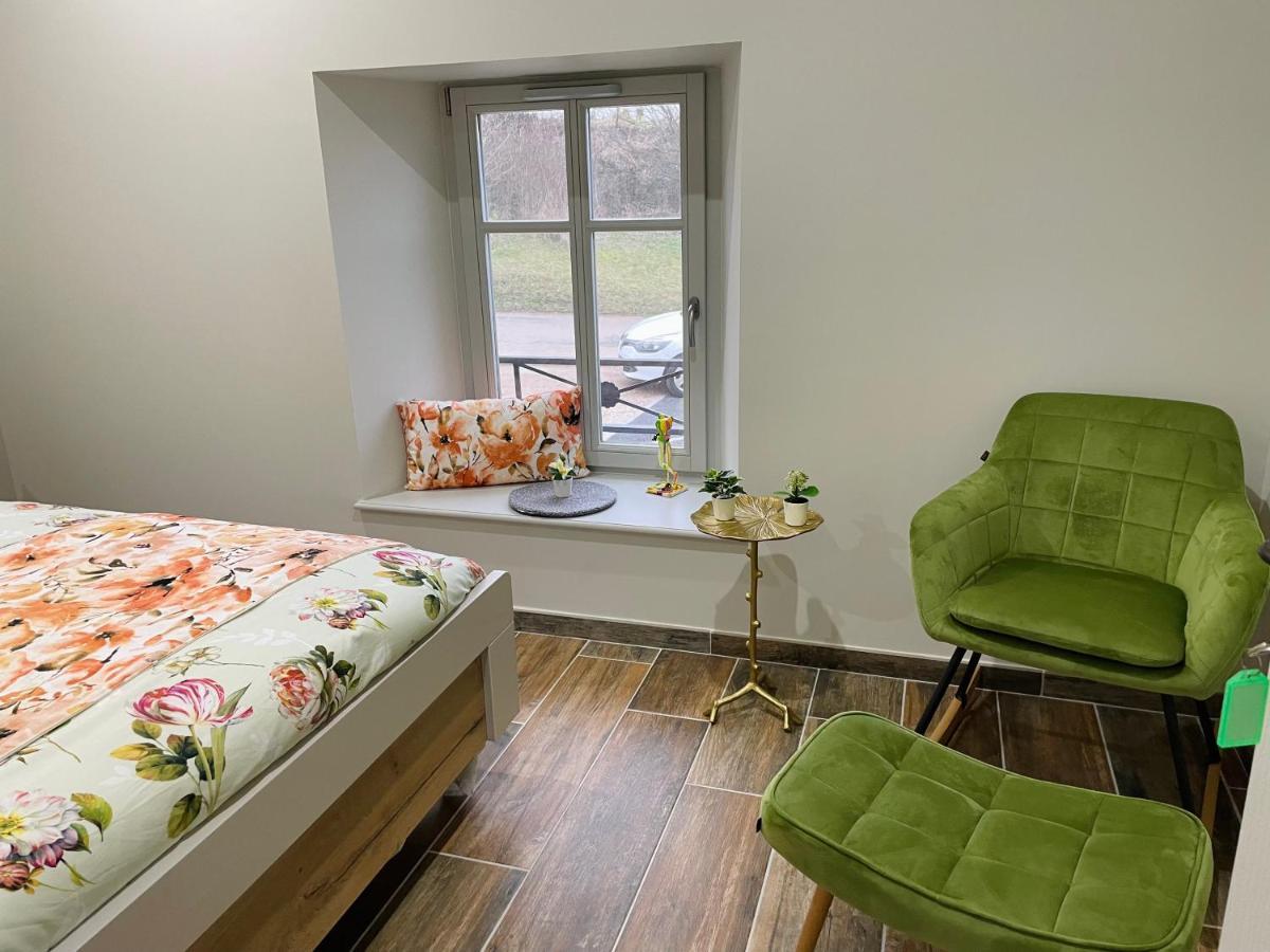 Chez La Rose Luxueuse Cottage Avec Jacuzzi Rouvres-la-Chetive Экстерьер фото